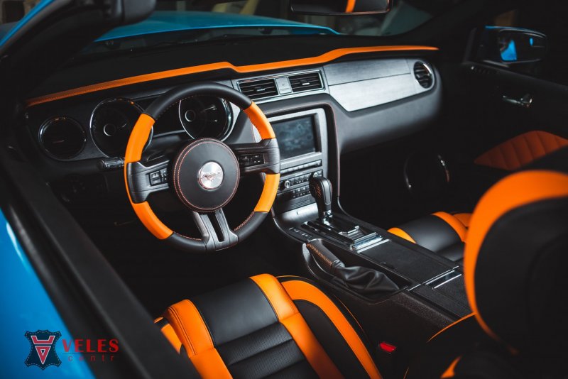 Ford Mustang 2005 салон
