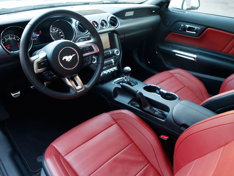 Ford Mustang Shelby 2020 салон