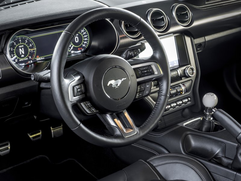 Ford Mustang 2018 салон