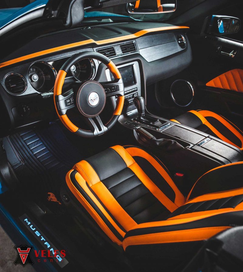 Ford Mustang 2012 Interior