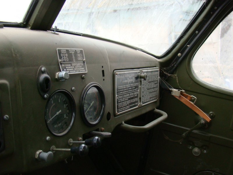 ЗИЛ-157 кабина внутри