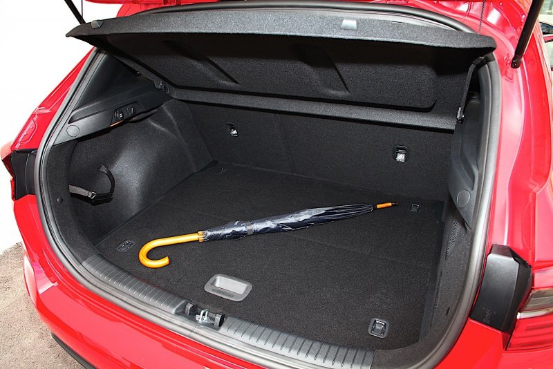 Kia Ceed SW 2019 багажник