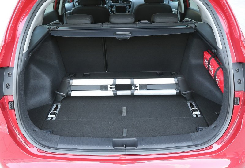 Kia Ceed 3 хэтчбек багажник