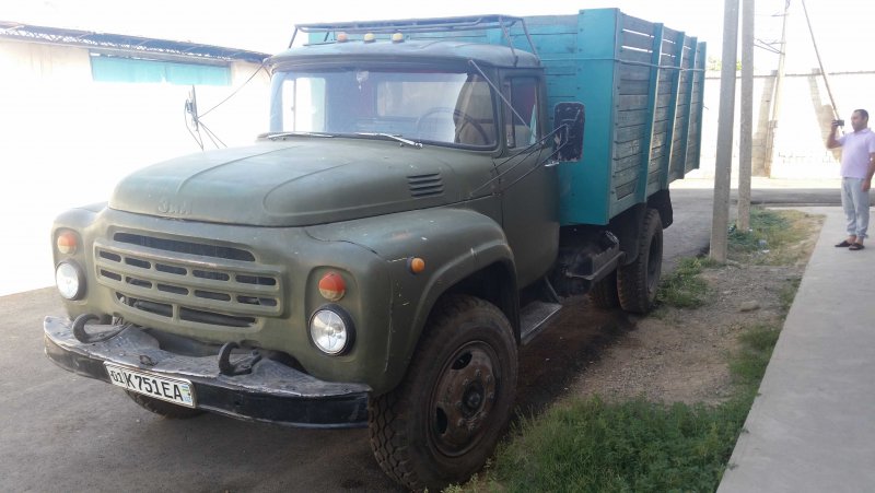 Грузовик ЗИЛ 130 бортовой