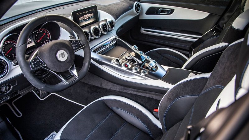 Mercedes Benz GTS 63 AMG интерьер