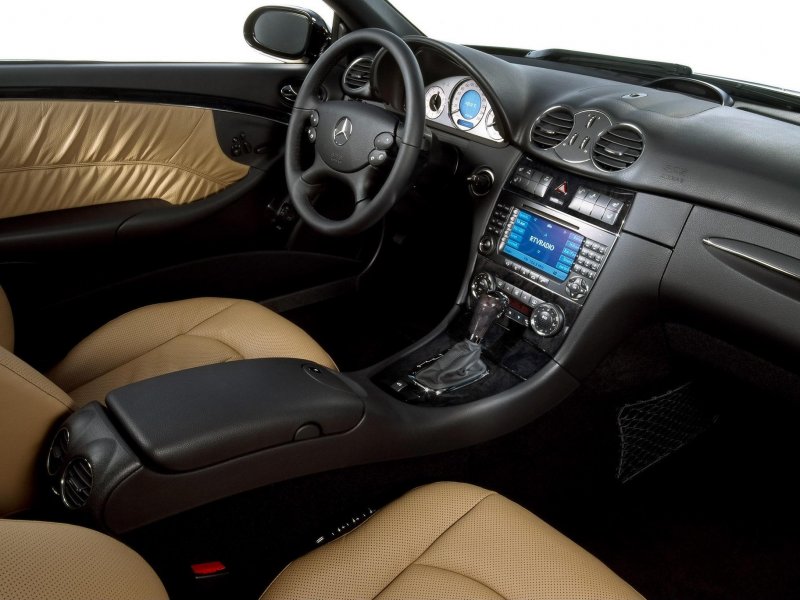 Mercedes Benz CLK 320 салон
