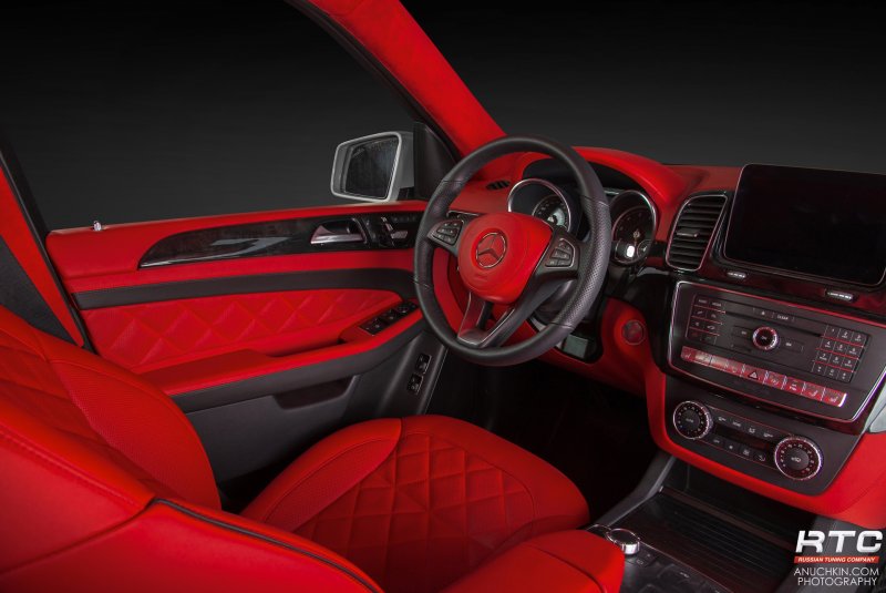 Красный салон Мерседес w204