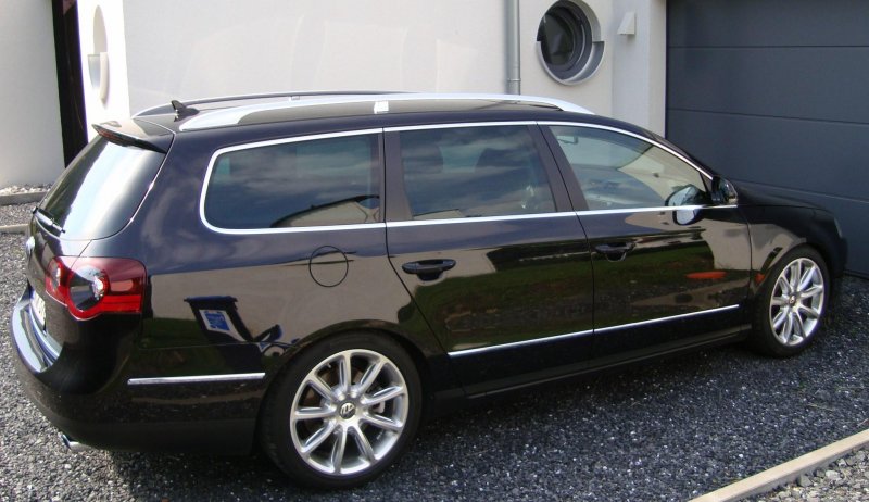 Volkswagen Passat variant b6 красный