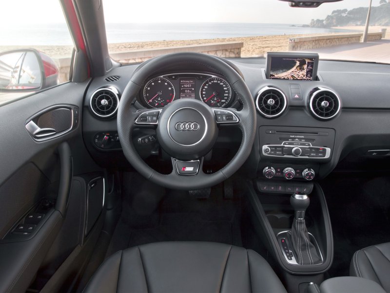 Audi a1 салон