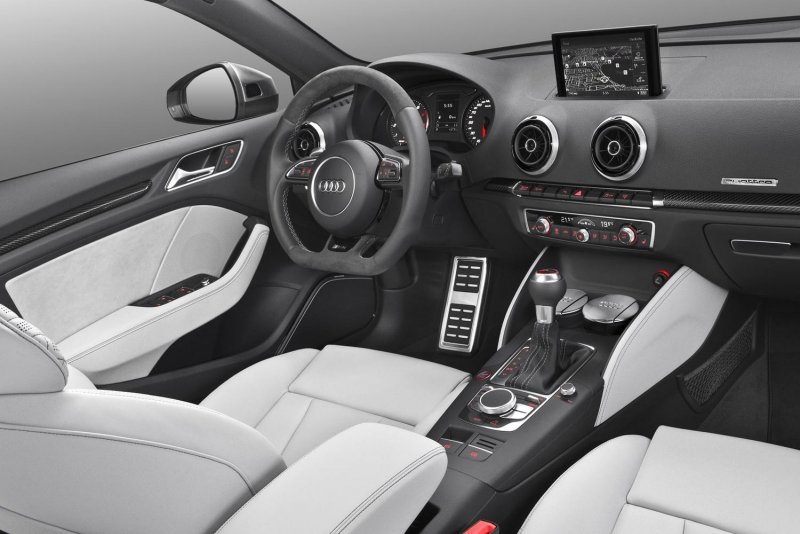 Салон Audi a1 кожа