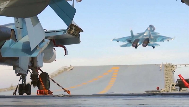 Прыжок с парашютом ночью