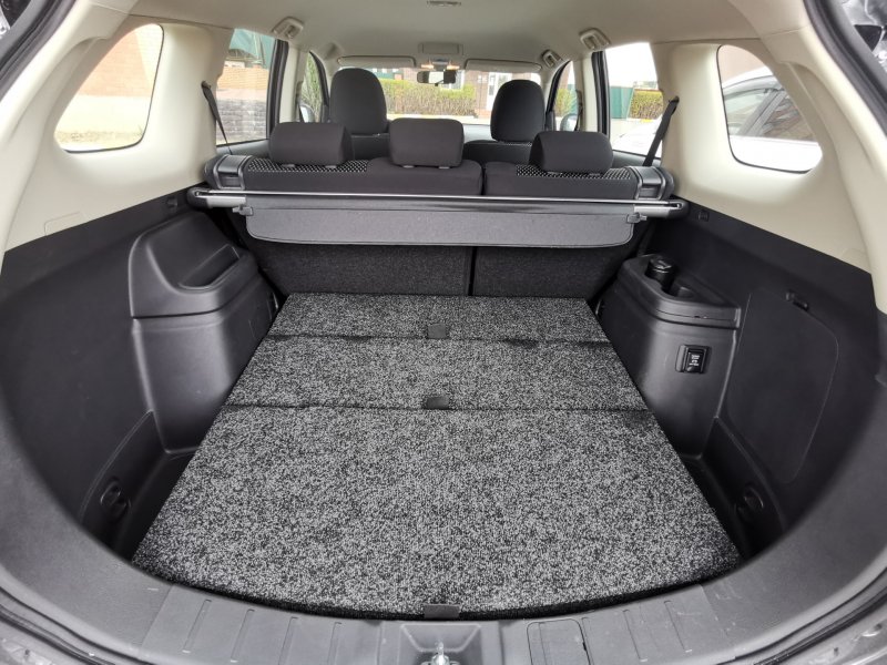 Mitsubishi Outlander 2012 внутри багажник