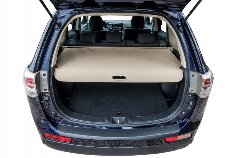 Шторка багажника Mitsubishi Outlander 2020