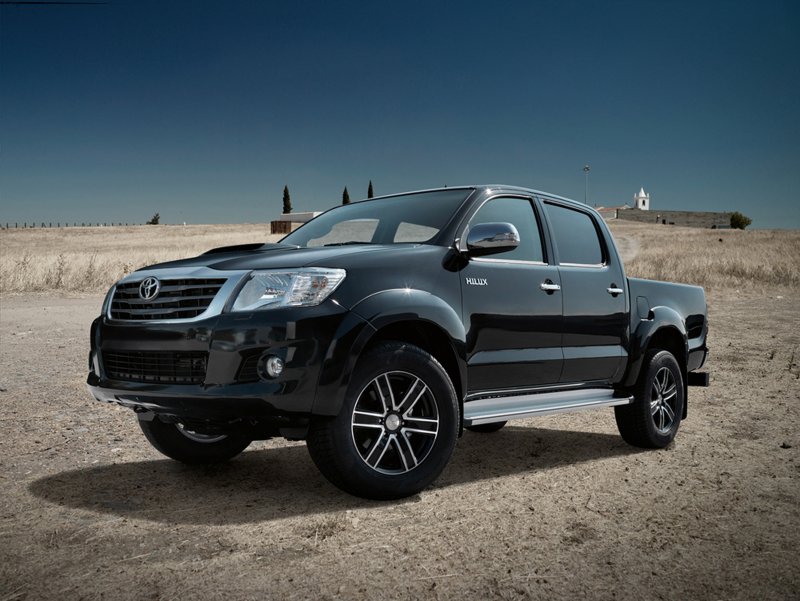 Toyota Hilux 2015 черный