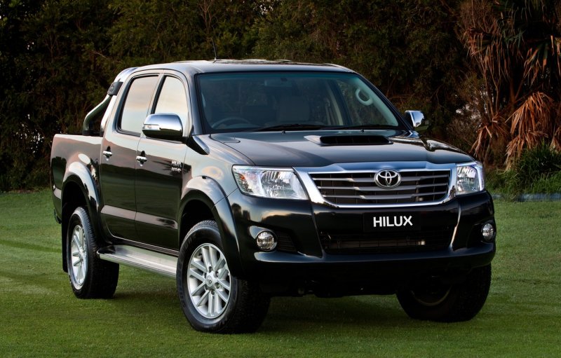 Тойота Hilux 2012