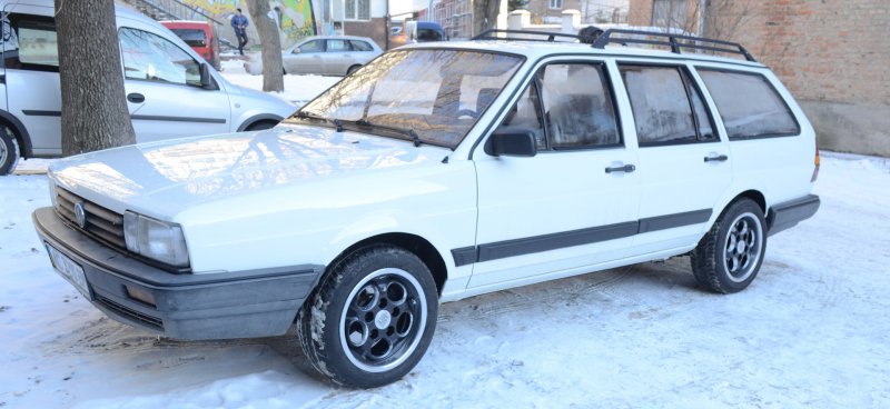 Volkswagen Passat (b2) 1985 sedan