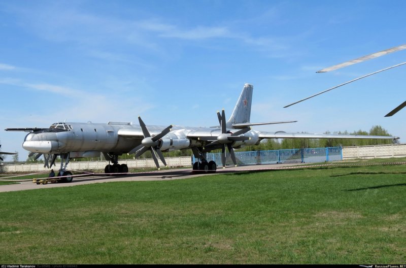 Ту-95мс в Монино