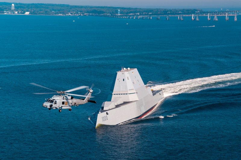 Американский эсминец Зумвалт