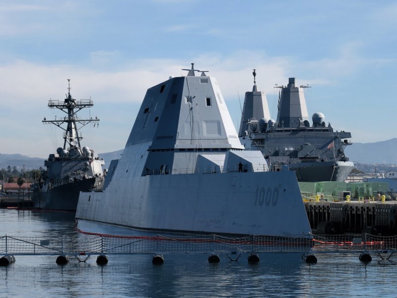 Zumwalt эсминец надстройка