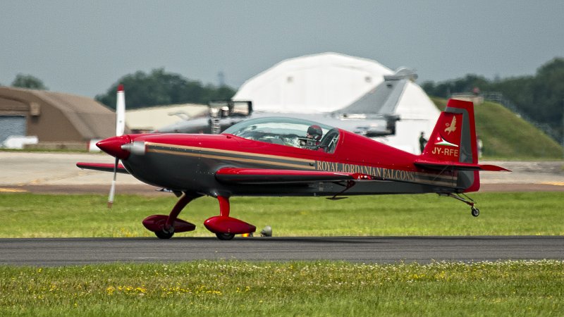 Vertigo, Extra 330- 350 SC (Aerobatic aircraft)
