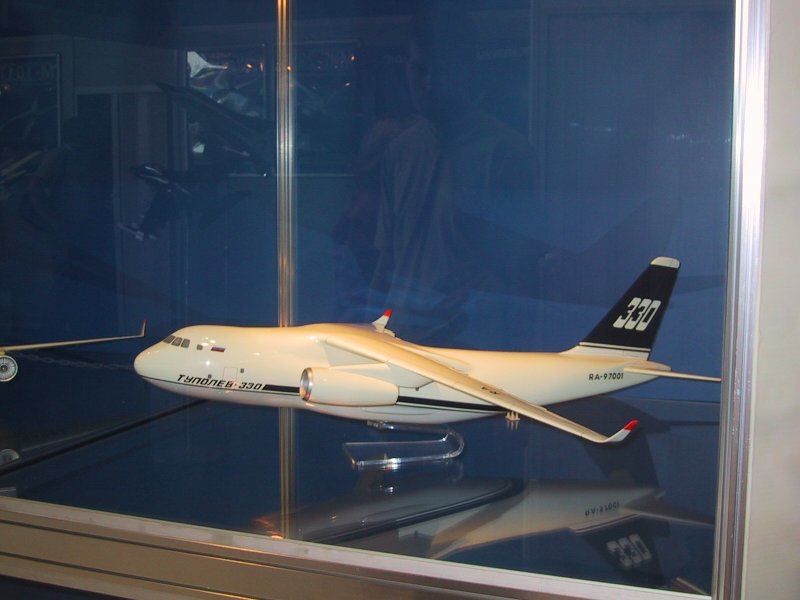 Самолёт ту-330