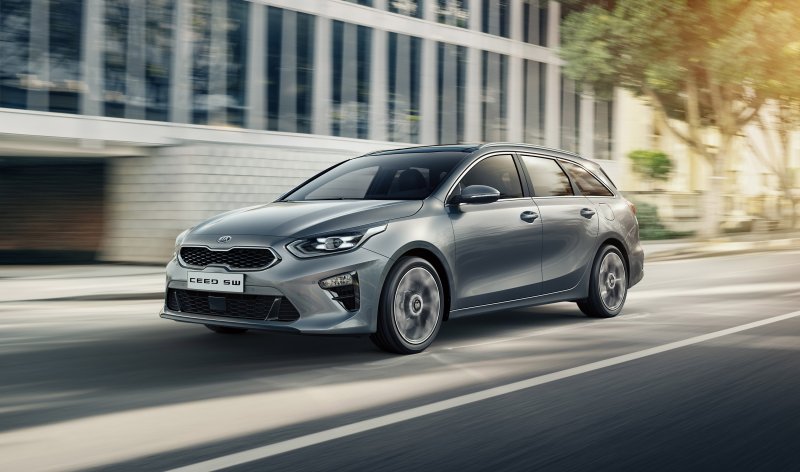 Kia Ceed серебристый