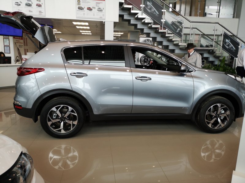 Kia Rio sleek Silver 2020