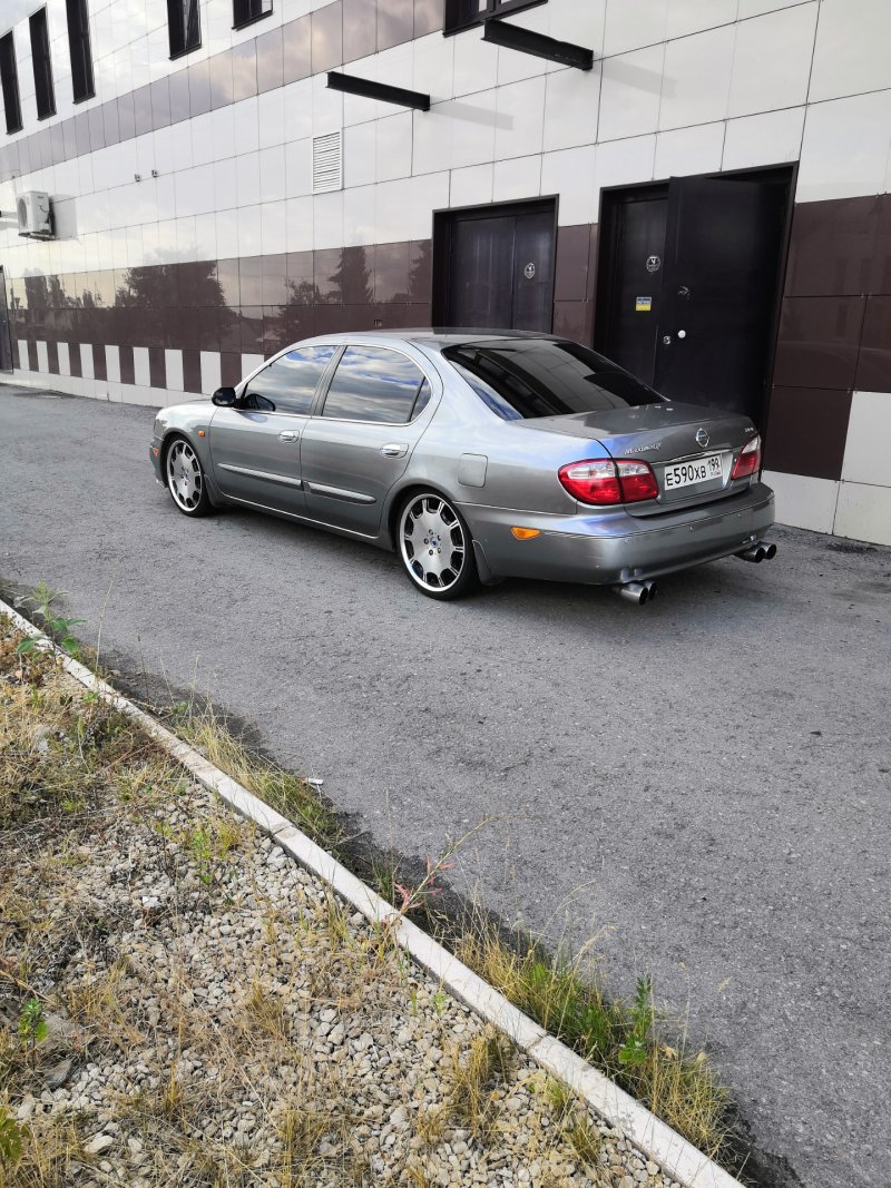 Nissan maxima a33 stance