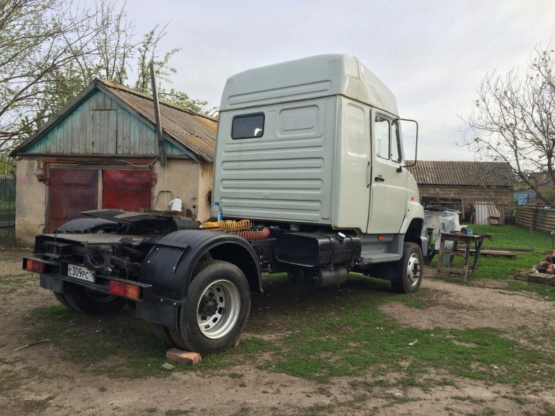 ЗИЛ 5301 седельный тягач