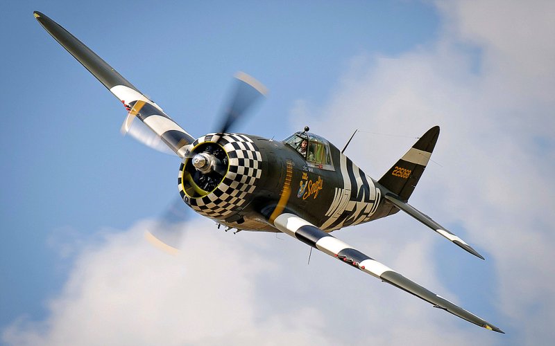 Самолет Тандерболт p-47
