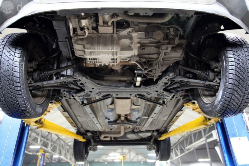 Hyundai Tucson 2008 2wd вид снизу