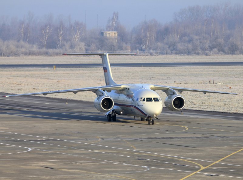 Самолет АН-74т-200а