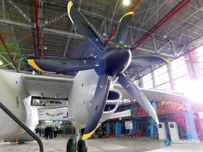 Самолет Руслан АН 178