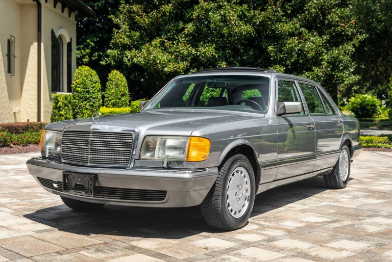 Mercedes Benz 1989