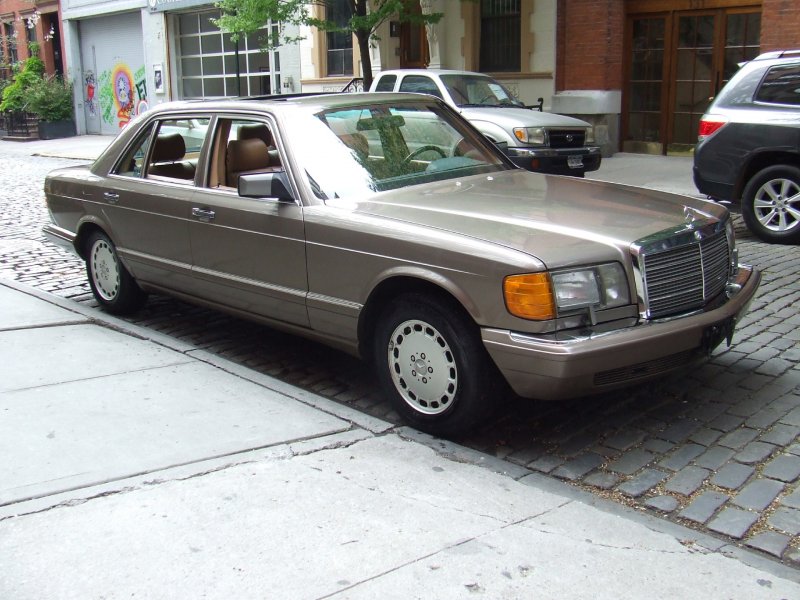 Мерседес 300е 1989