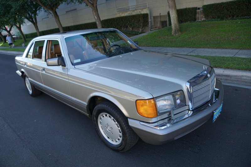 Mercedes Benz 1989