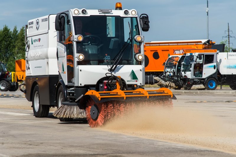 John Deere 844k