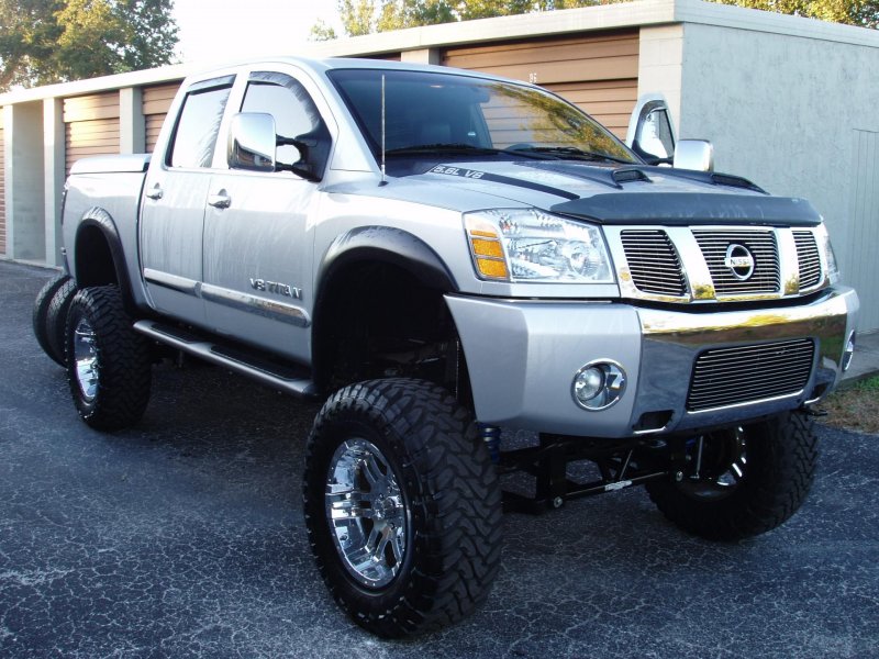 Nissan Titan Pickup 2005
