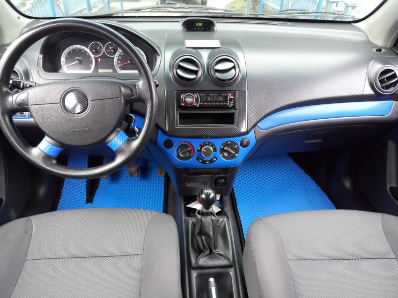 Chevrolet Aveo t300 салон