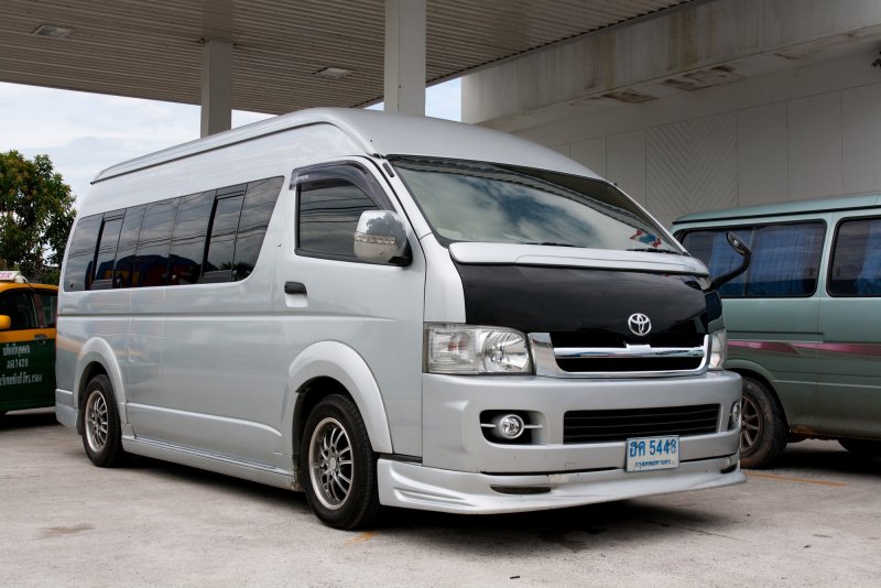 Toyota Hiace Majesty