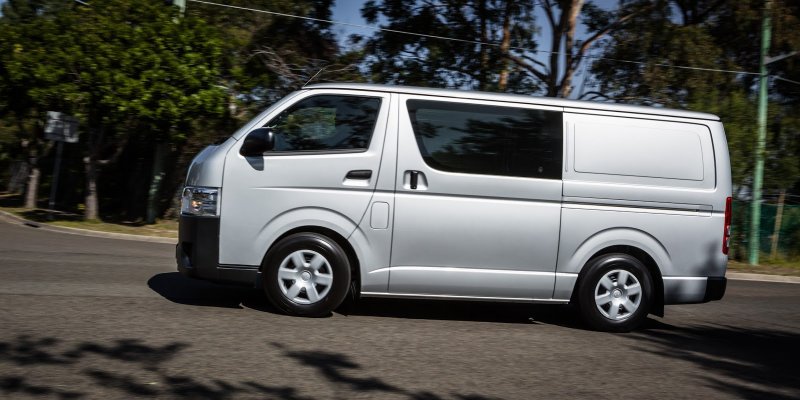 Toyota Hiace 2016