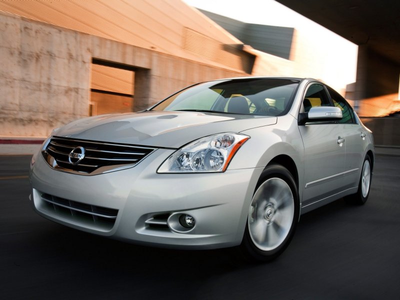 Nissan Altima 2010 седан