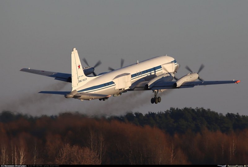 Самолет-постановщик помех ил-22пп "Порубщик
