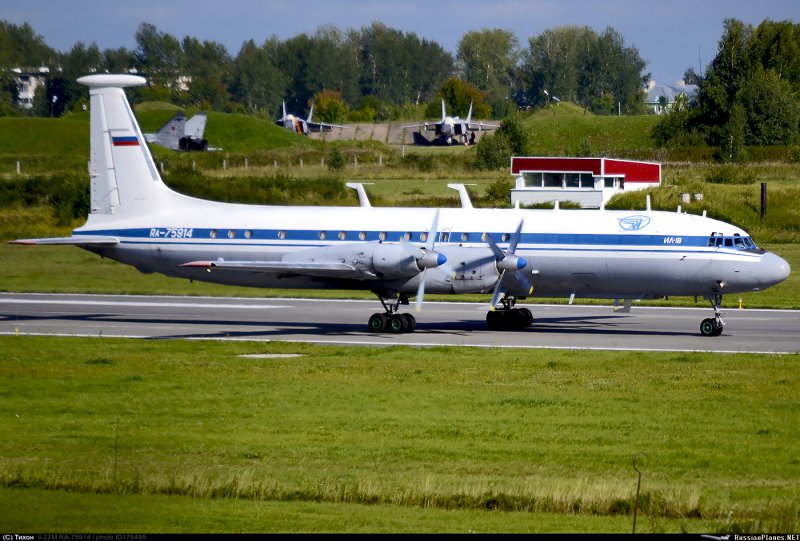 Ил 22 75906