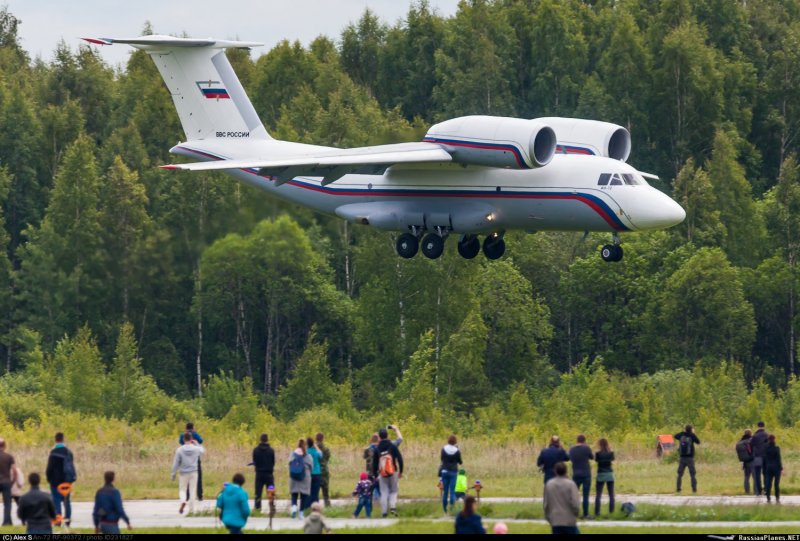 Самолет АН 72 на Камчатке