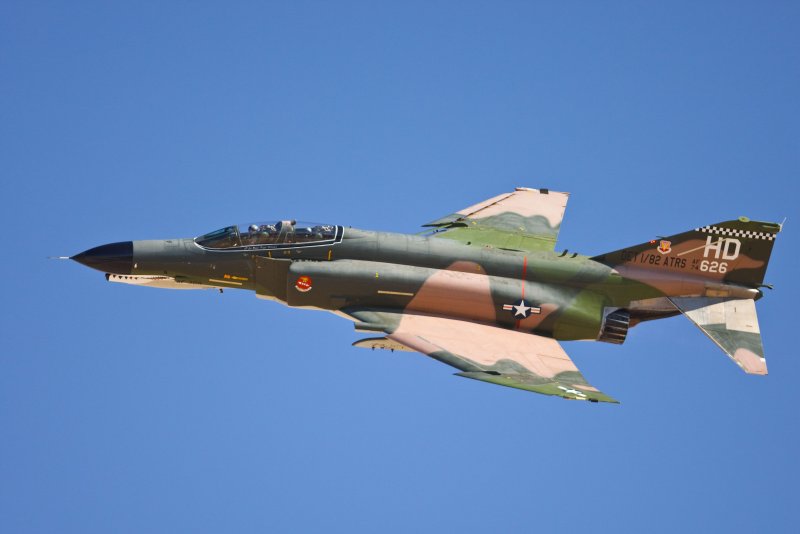 Самолет f-4 Phantom