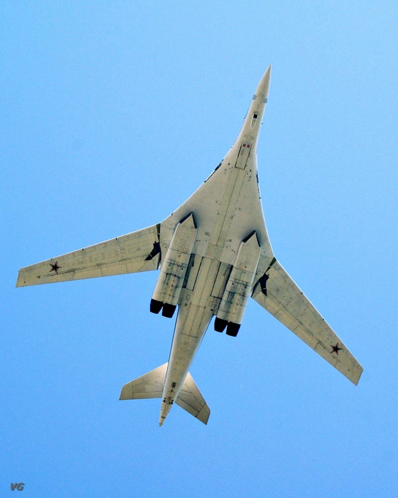 Стратегический бомбардировщик ту-160