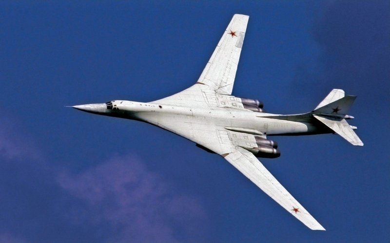 Стратегический бомбардировщик ту-160