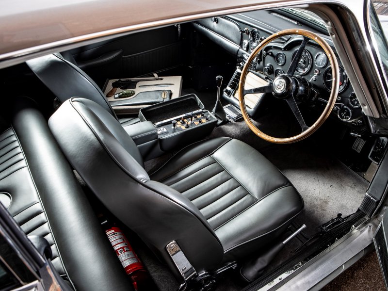 Aston Martin db5 салон