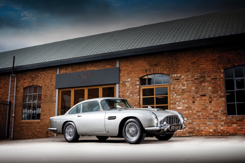 Aston Martin db5 автомобиль Джеймса Бонда